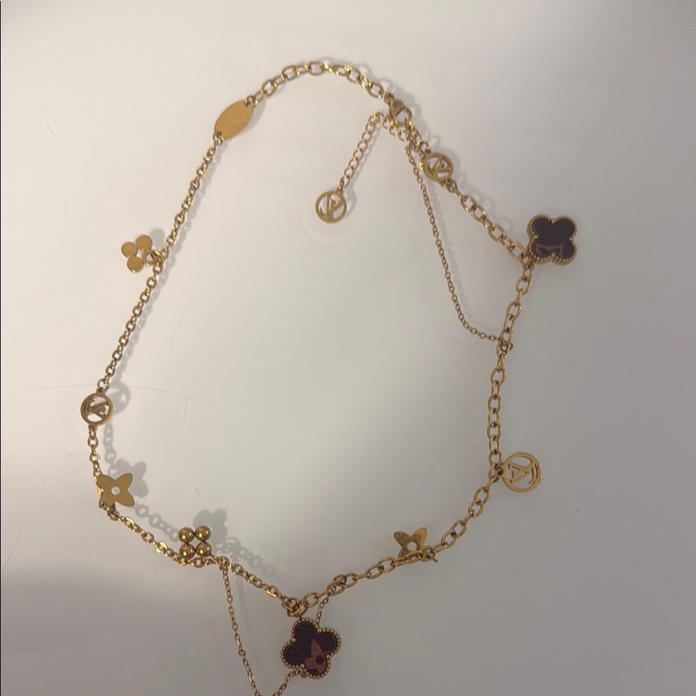 Yellow gold non tarnished Elegant Gold Floral Necklace